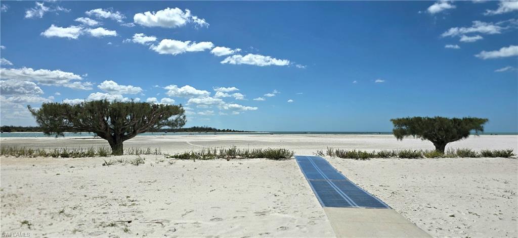 CARLOS POINTE - Residential