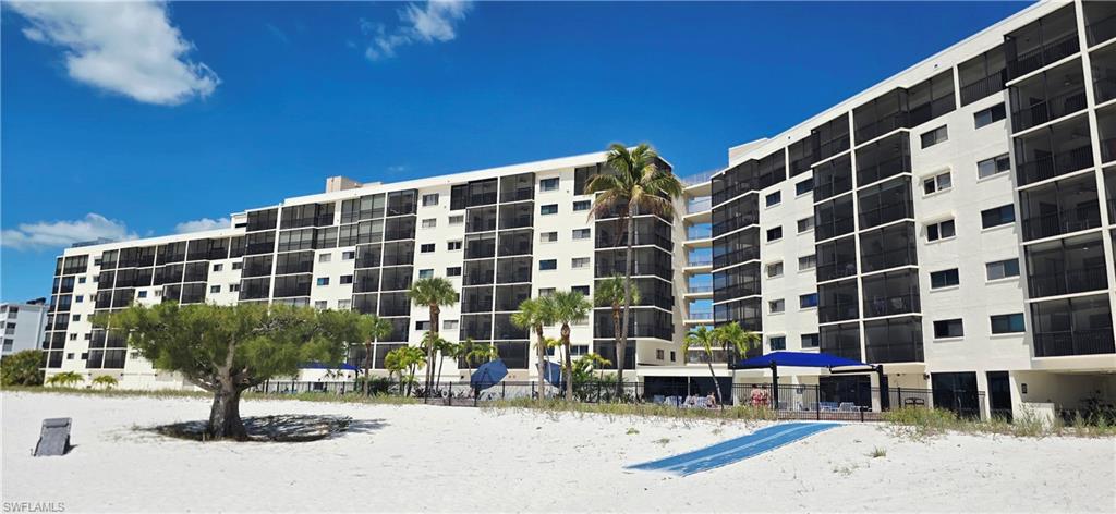 CARLOS POINTE - Residential