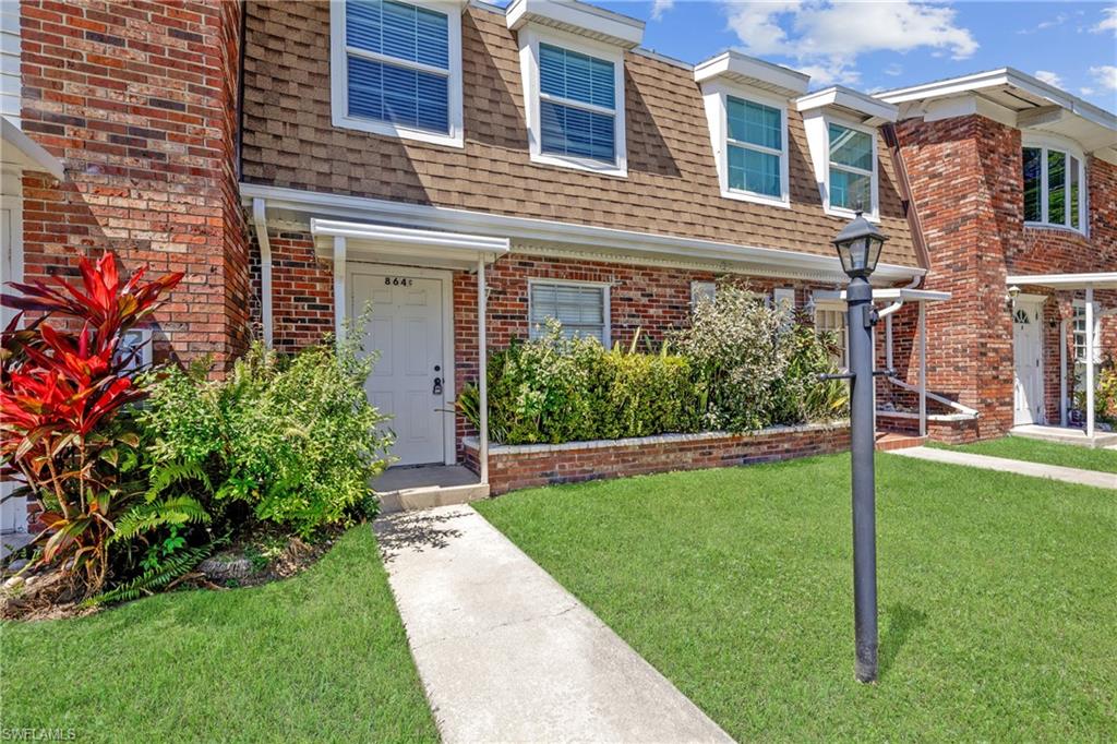 HYDE PARK - Residential Lease