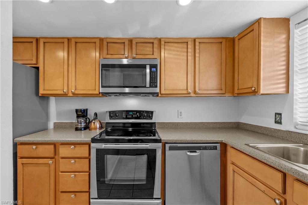 HYDE PARK - Residential Lease