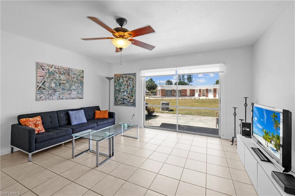 HYDE PARK - Residential Lease