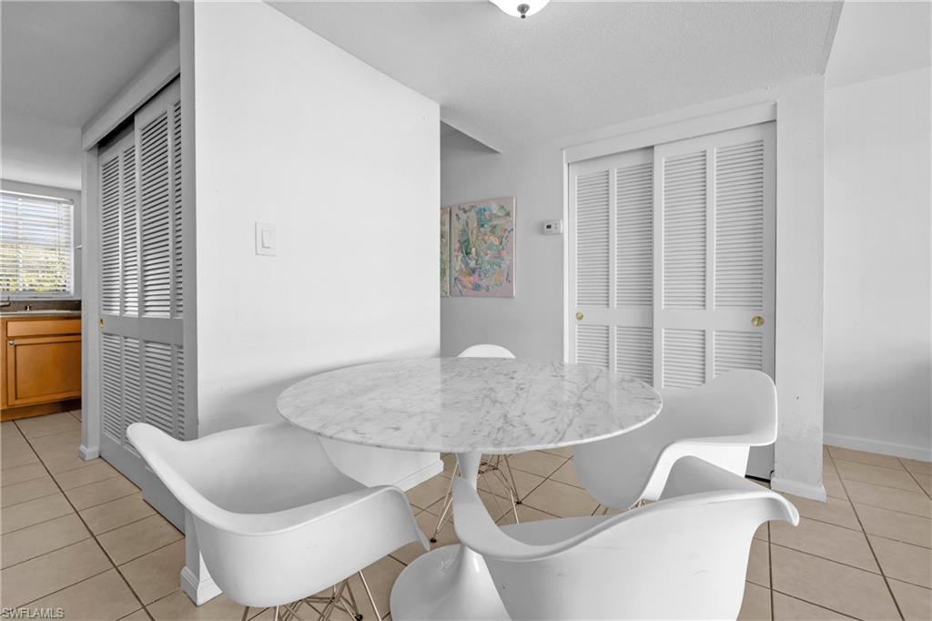 HYDE PARK - Residential Lease