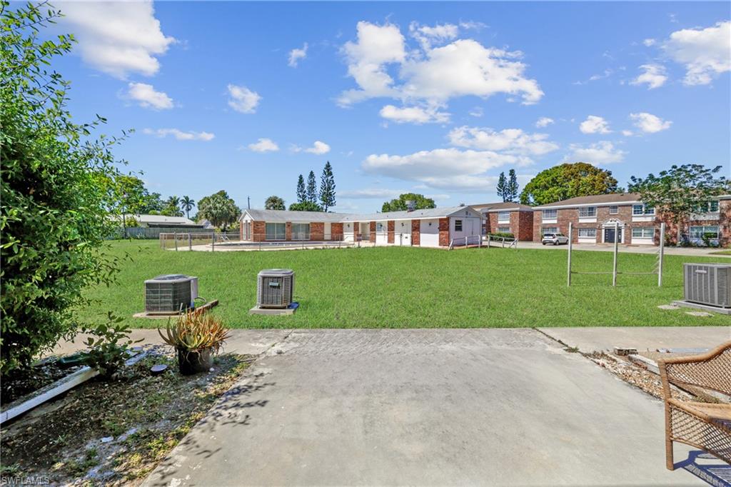 HYDE PARK - Residential Lease