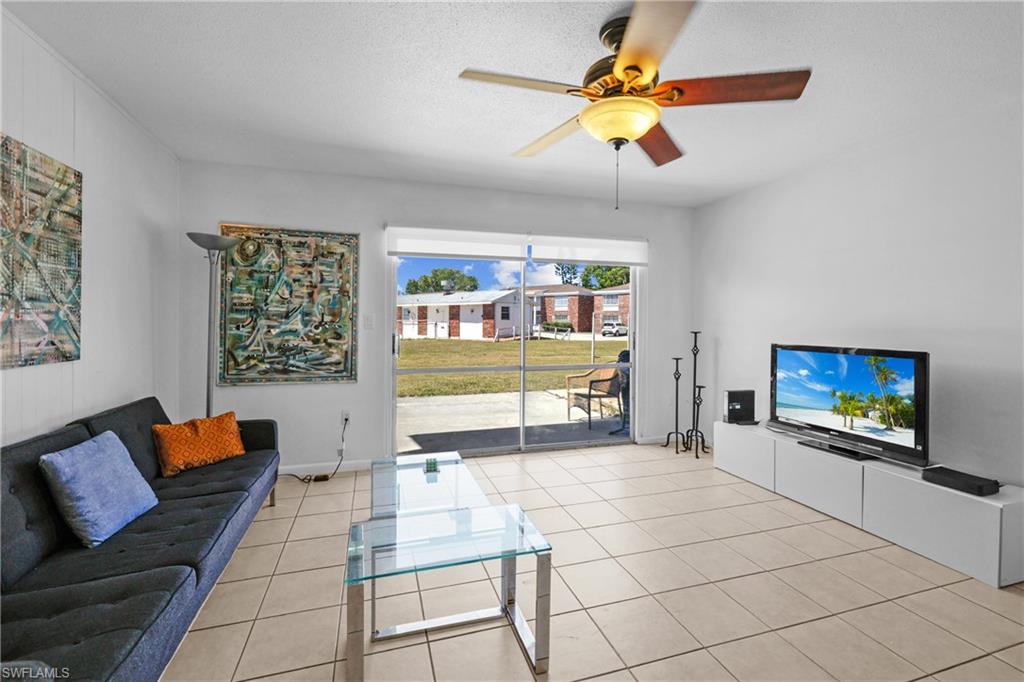 HYDE PARK - Residential Lease