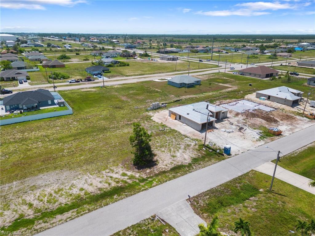CAPE CORAL - Land