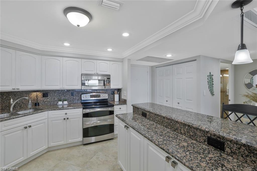 VANDERBILT TOWERS - Residential