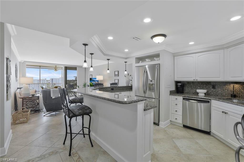 VANDERBILT TOWERS - Residential