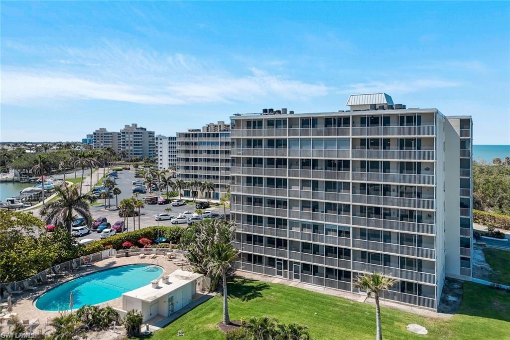 VANDERBILT TOWERS - Residential