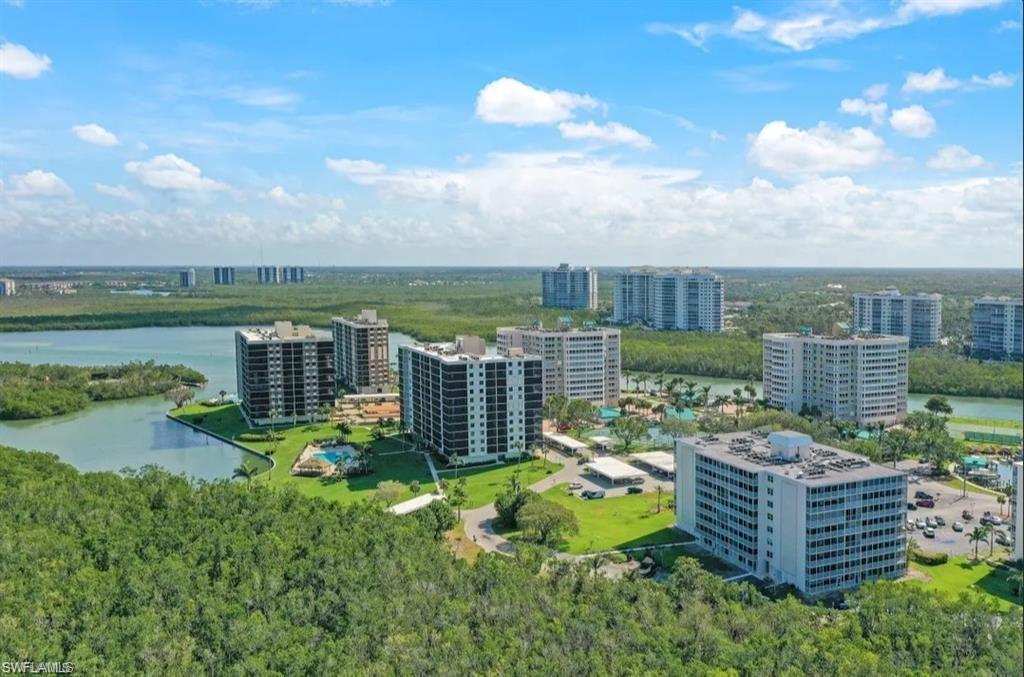 VANDERBILT TOWERS - Residential