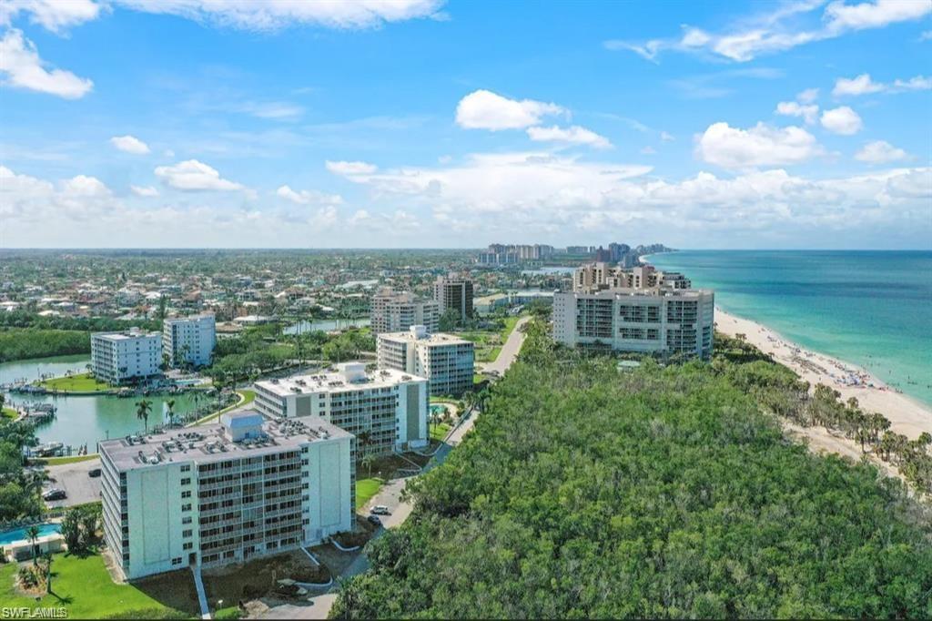 VANDERBILT TOWERS - Residential