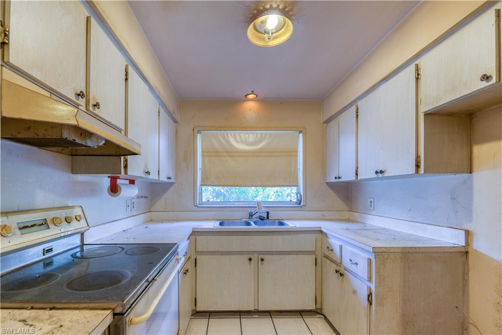 NAPLES PARK - Residential