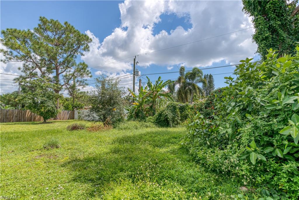 NAPLES PARK - Residential