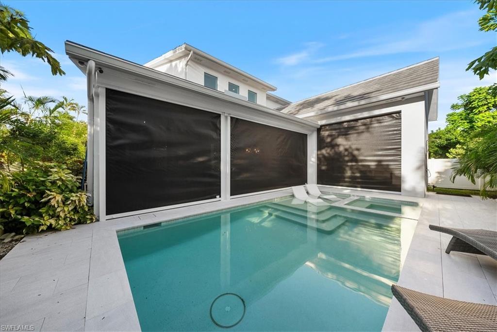 OAK KNOLL - Residential