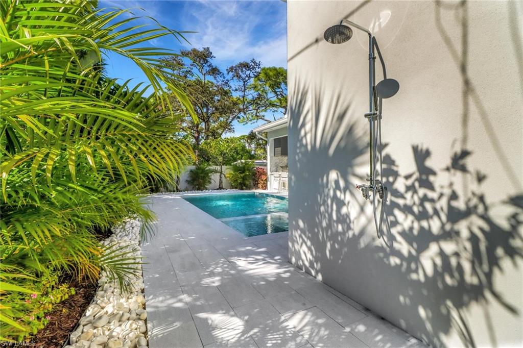 OAK KNOLL - Residential