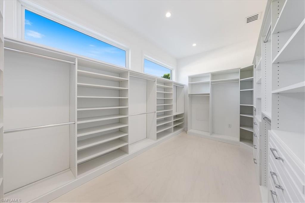 OAK KNOLL - Residential