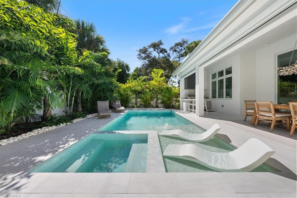 OAK KNOLL - Residential