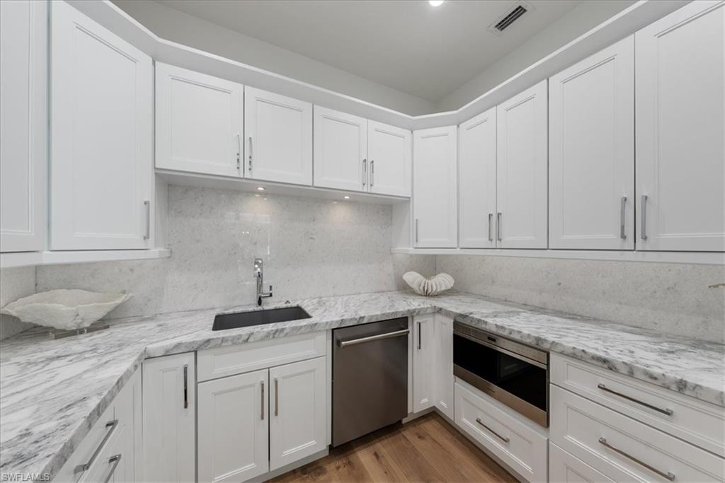 OAK KNOLL - Residential