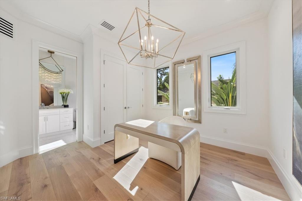 OAK KNOLL - Residential