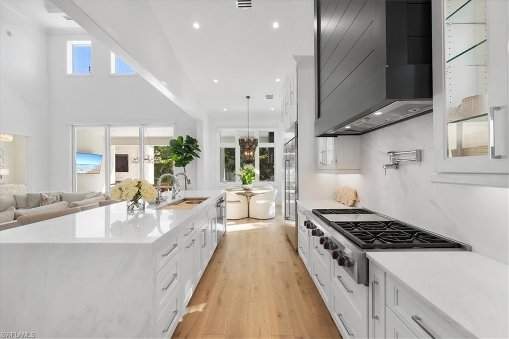 OAK KNOLL - Residential