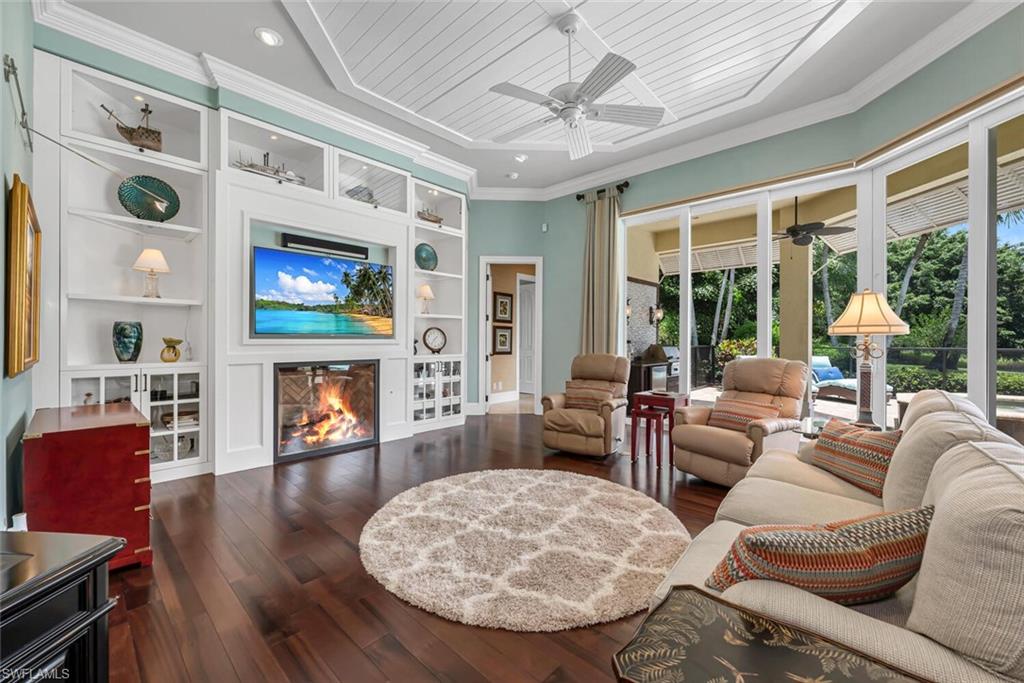 BAY LAUREL ESTATES - Residential