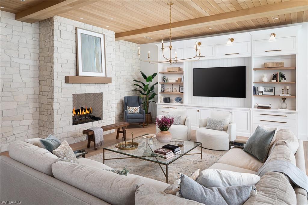 PINE RIDGE - Residential