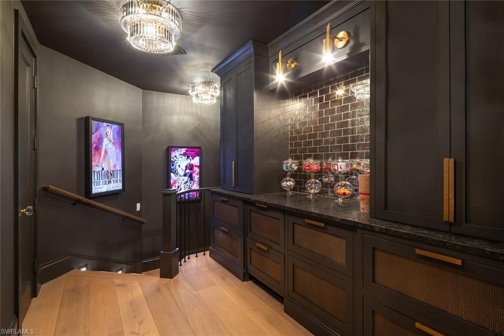 PINE RIDGE - Residential