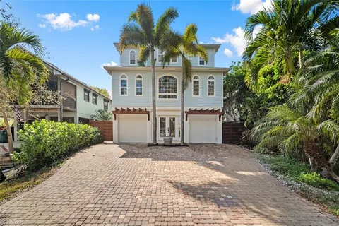 730 Pan Am Ave, Naples, FL 34110 - #: 225014504