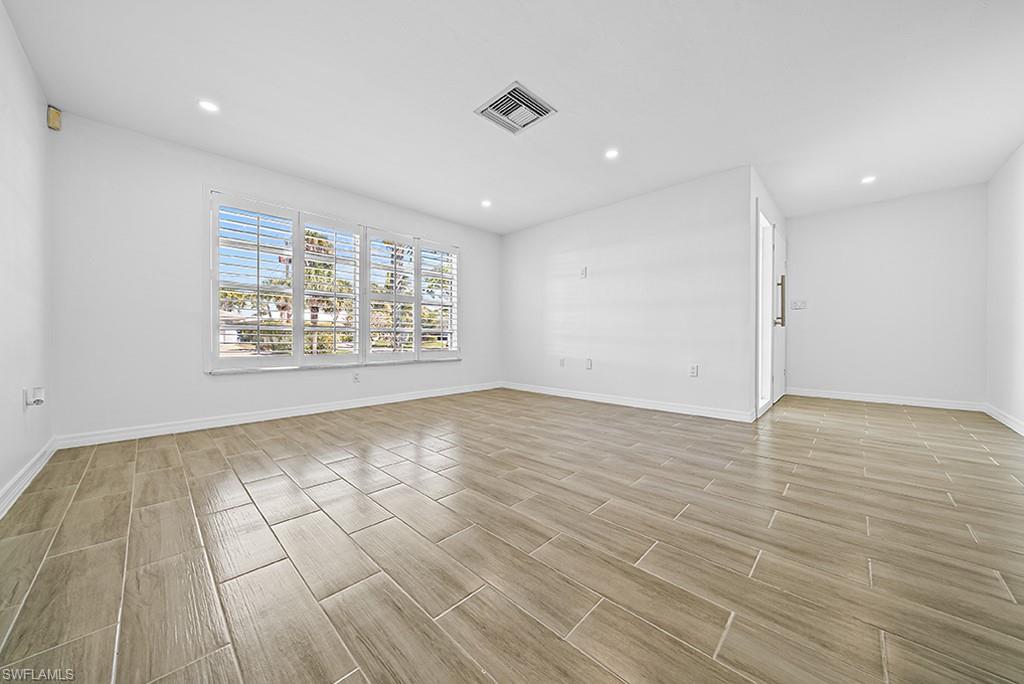 ROYAL HARBOR - Residential