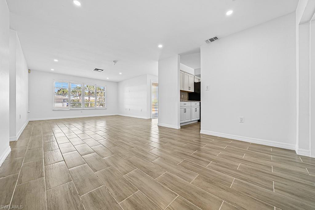 ROYAL HARBOR - Residential