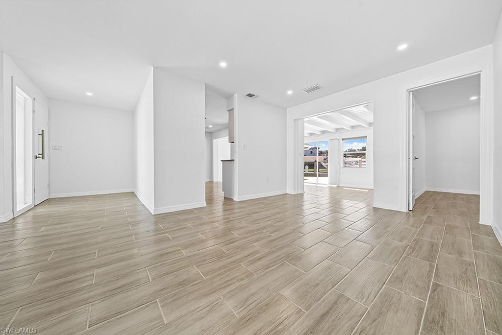 ROYAL HARBOR - Residential