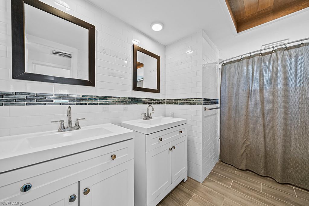 ROYAL HARBOR - Residential