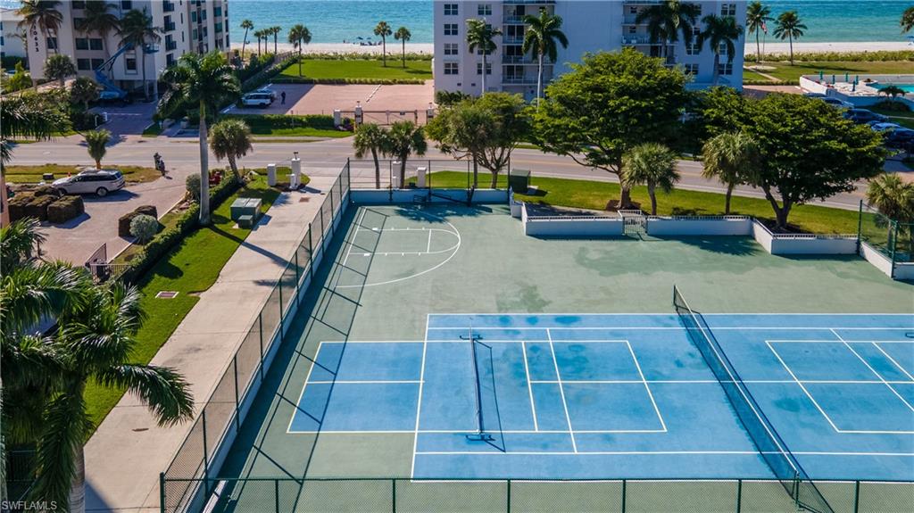 VANDERBILT SHORES - Residential