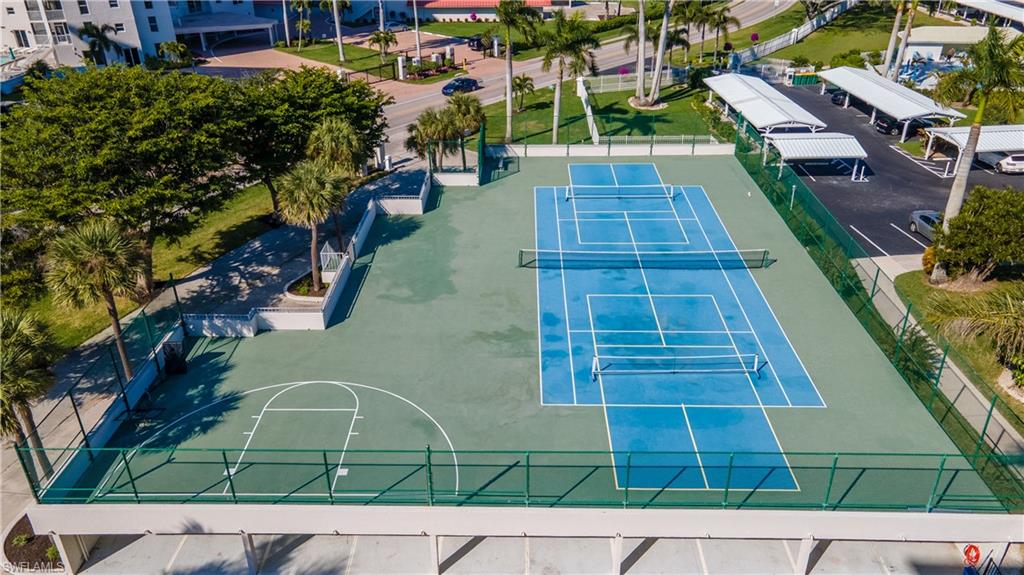 VANDERBILT SHORES - Residential
