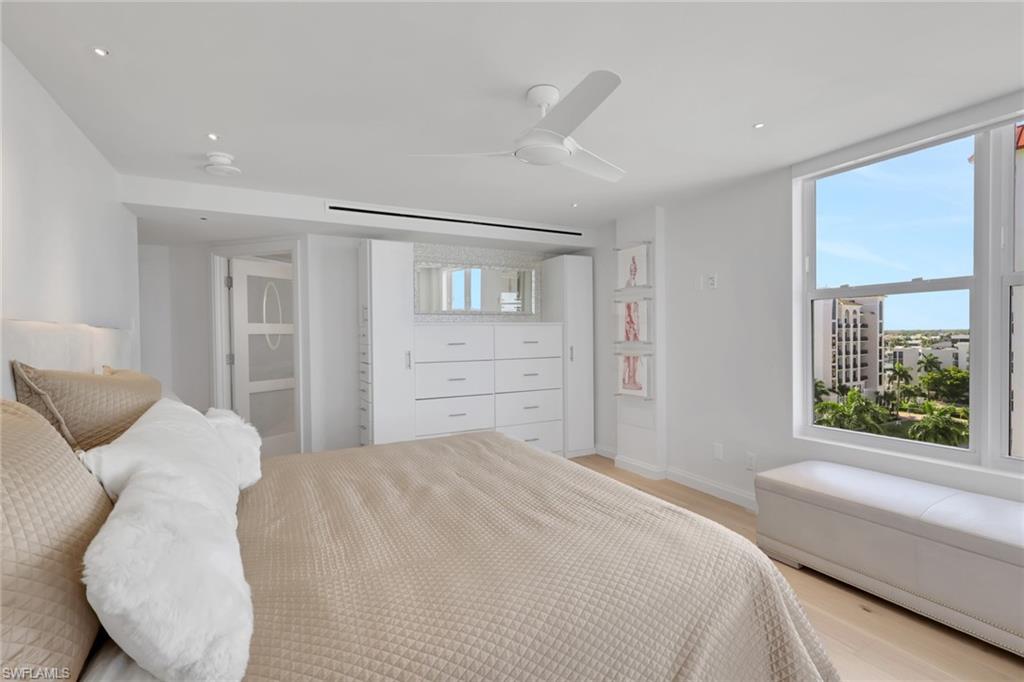 VANDERBILT SHORES - Residential