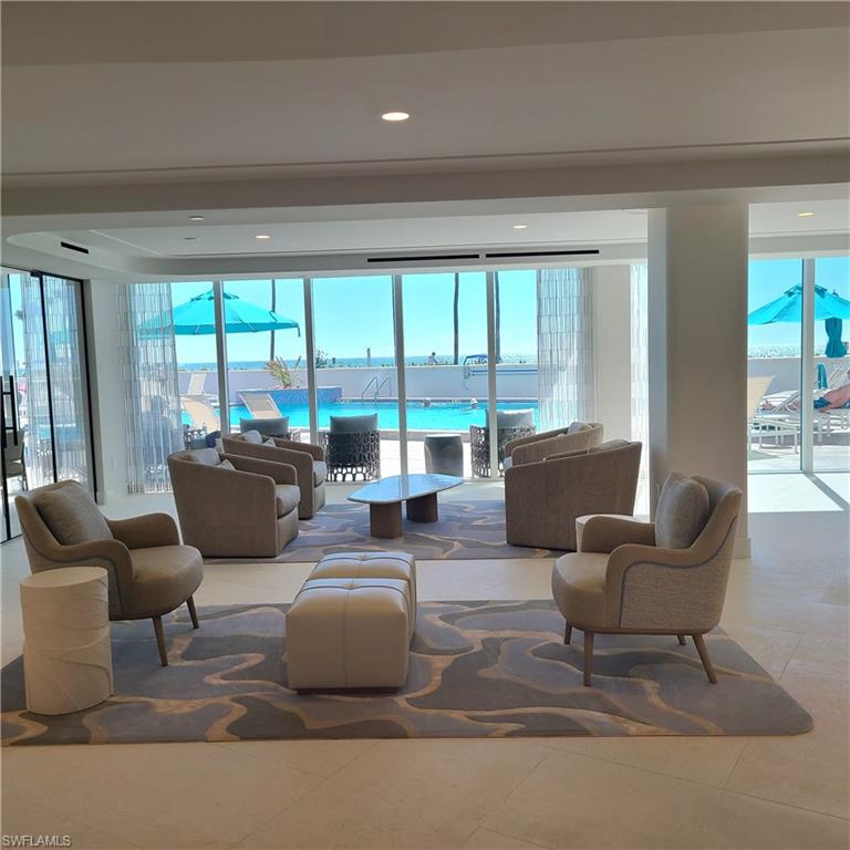 VANDERBILT SHORES - Residential