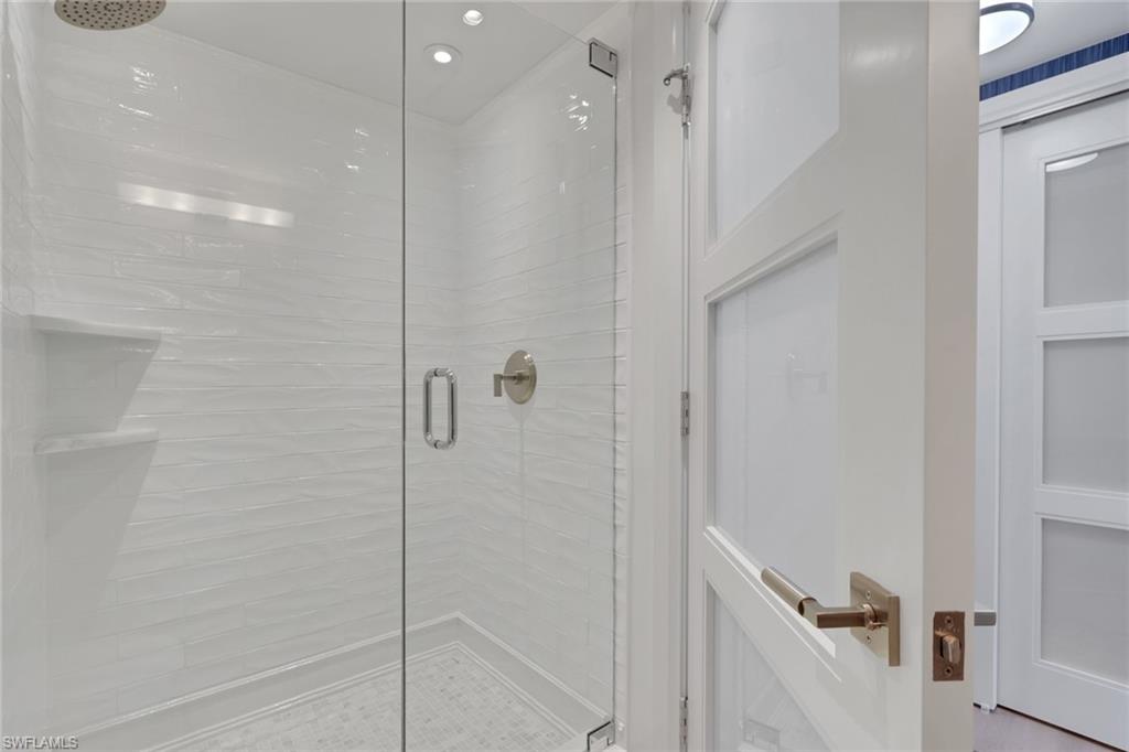 VANDERBILT SHORES - Residential