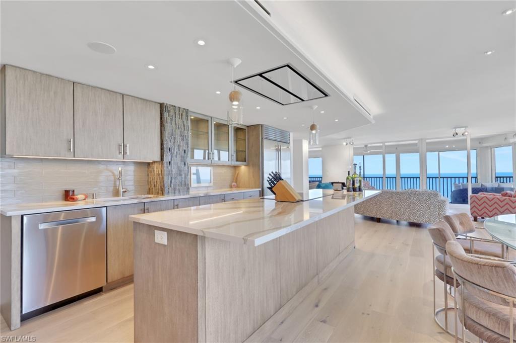 VANDERBILT SHORES - Residential