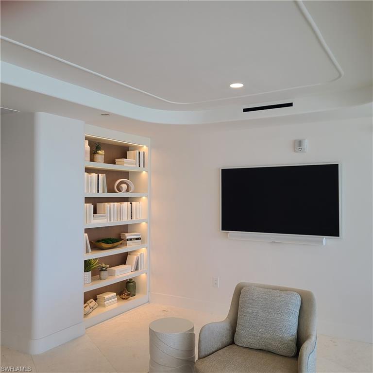 VANDERBILT SHORES - Residential