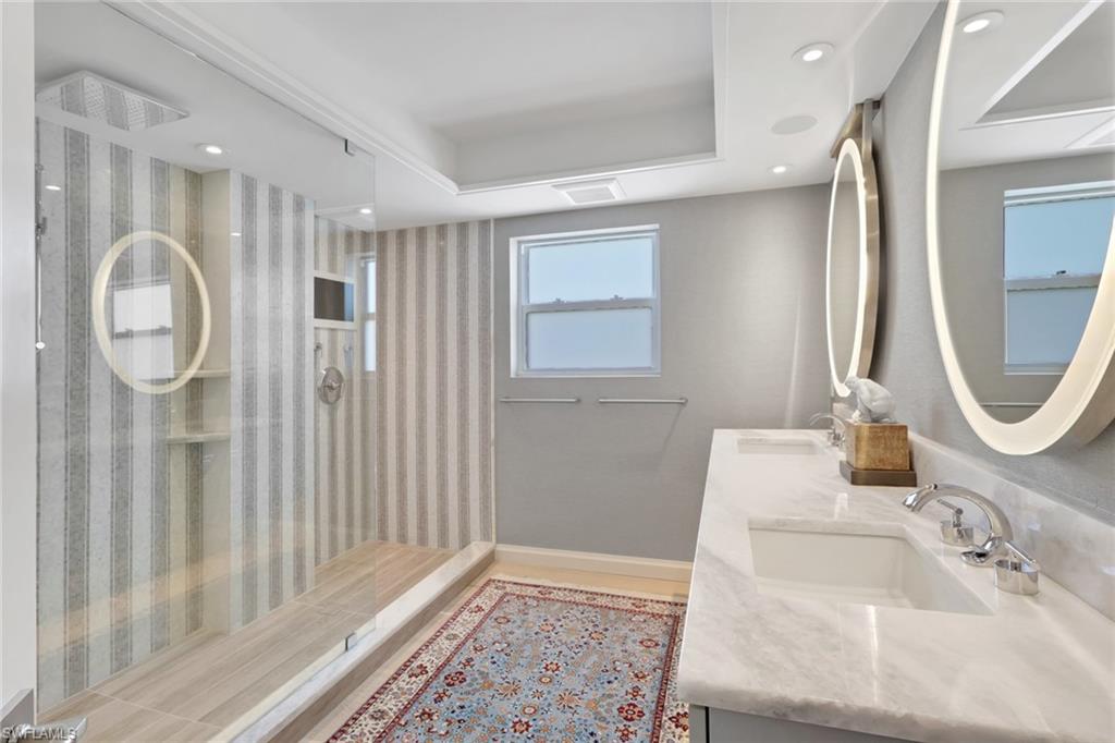 VANDERBILT SHORES - Residential