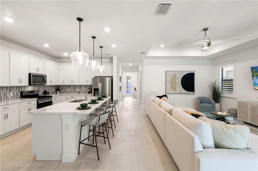 VENTANA POINTE - Residential