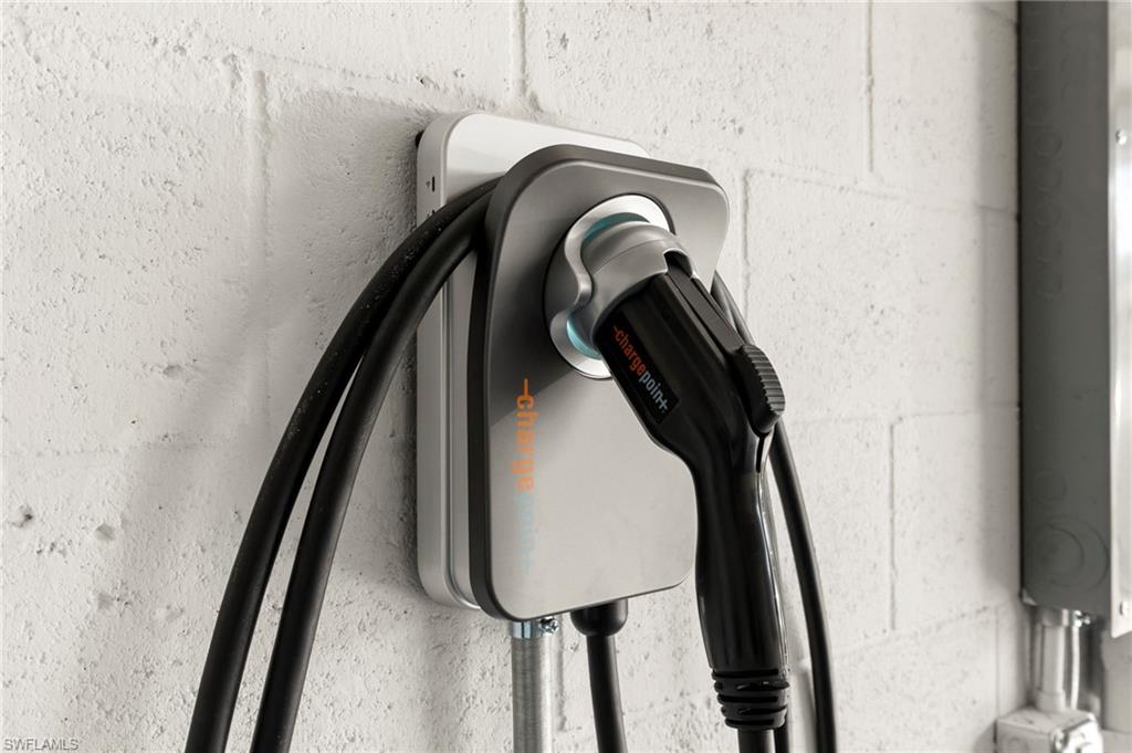 VENTANA POINTE - Residential