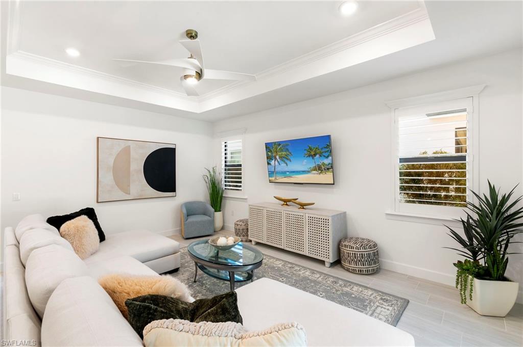 VENTANA POINTE - Residential