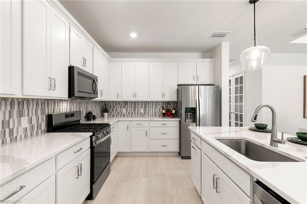 VENTANA POINTE - Residential