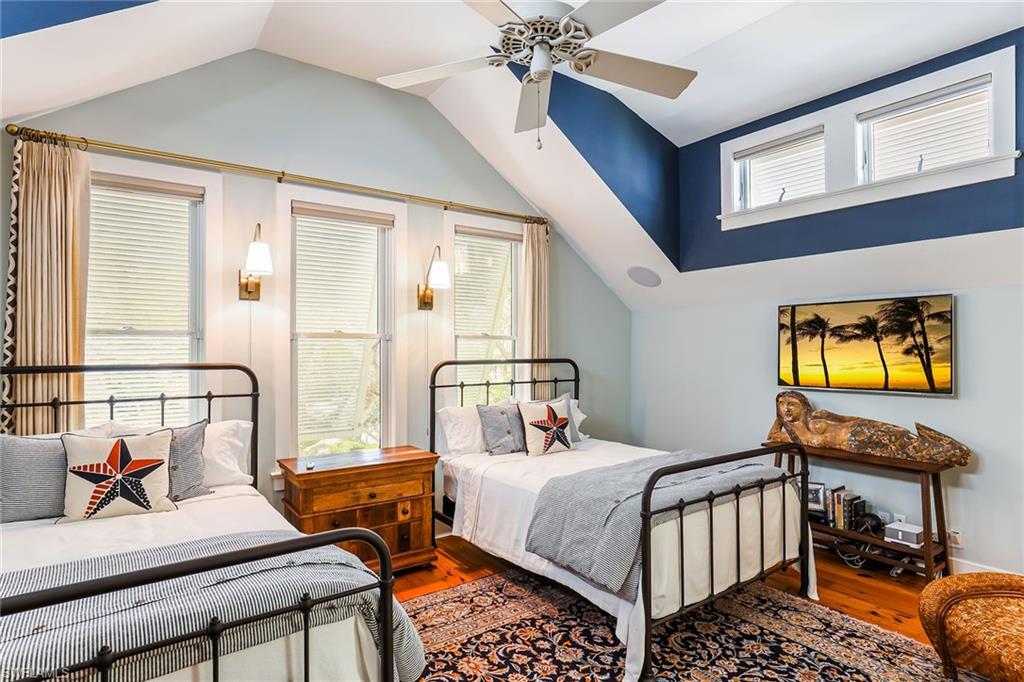 OLDE NAPLES - Residential