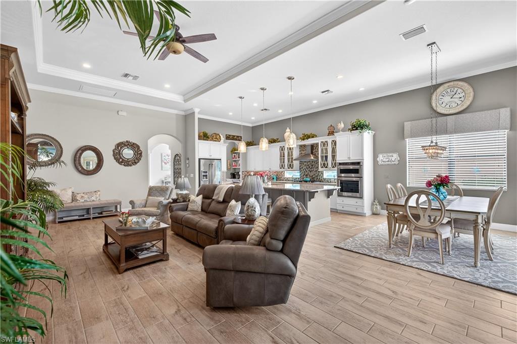 BONITA LAKES - Residential