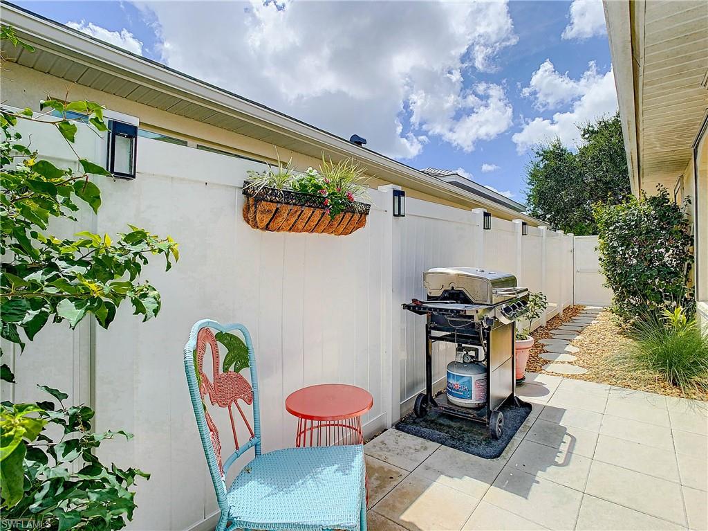 NAPLES PARK - Residential