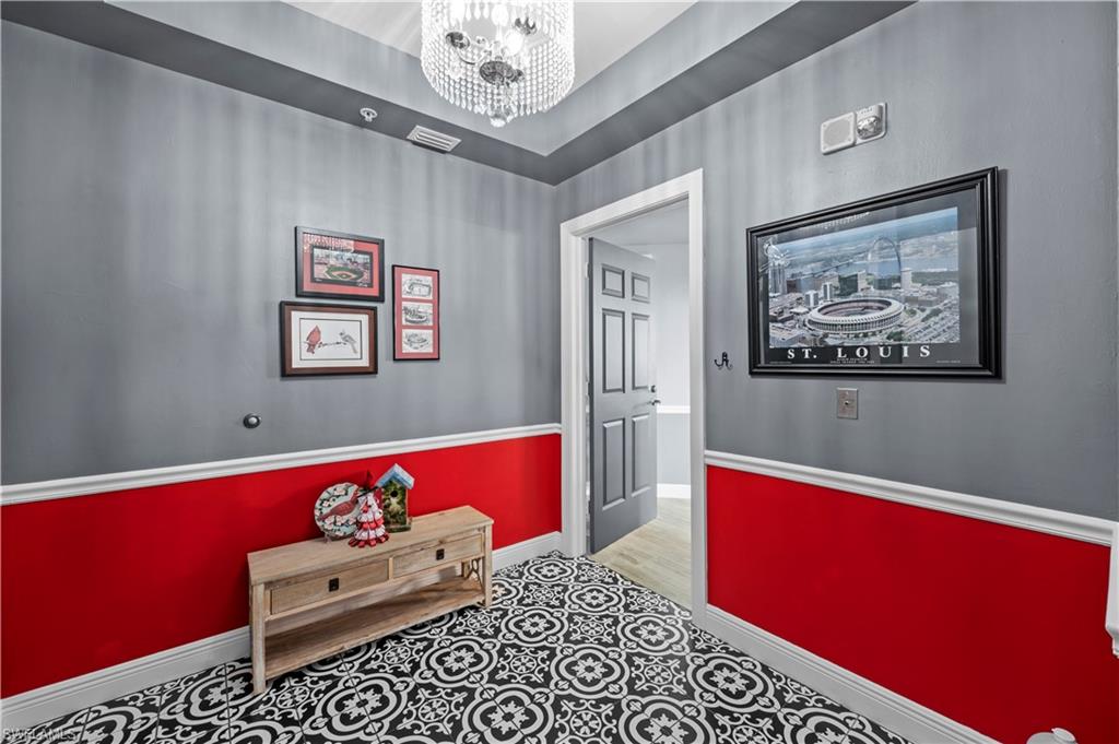 ST. TROPEZ - Residential