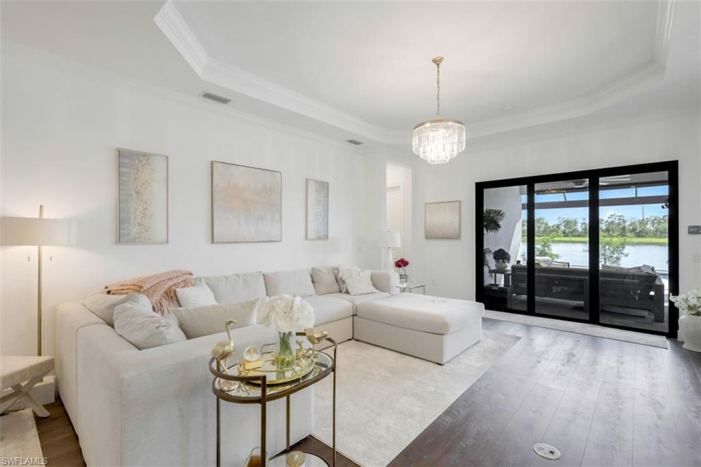 ESTERO POINTE - Residential