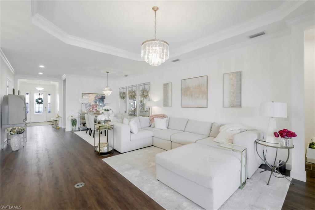 ESTERO POINTE - Residential