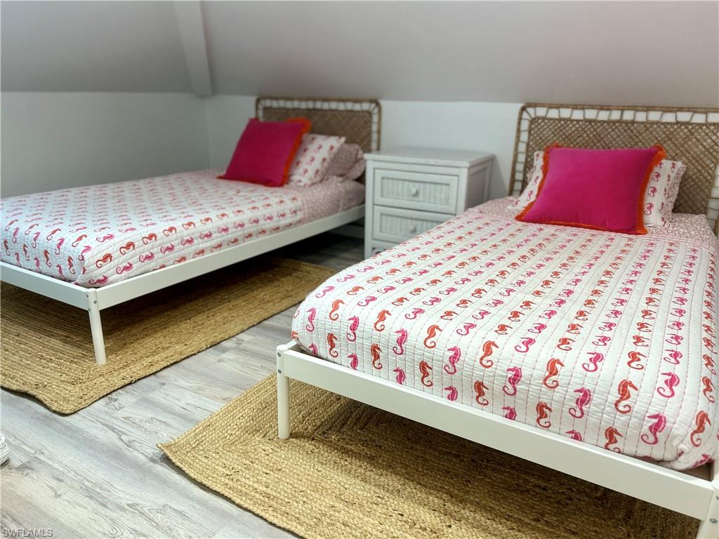 VILLAGE - Residential